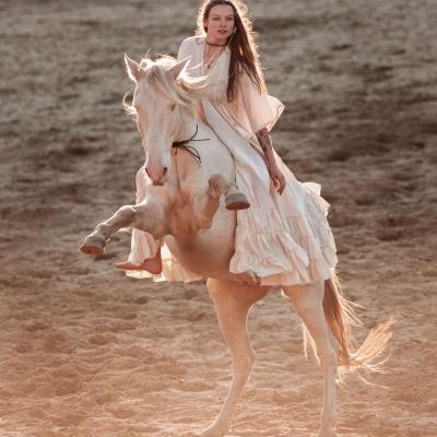 20220930 Sophia Domingo Creamy4