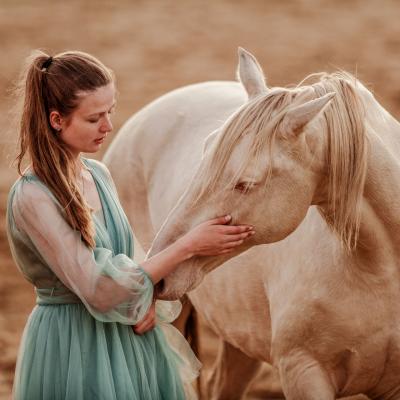 20220930 Sophia Domingo Creamy5318